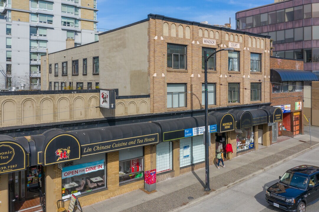 Windsor Court in Vancouver, BC - Building Photo