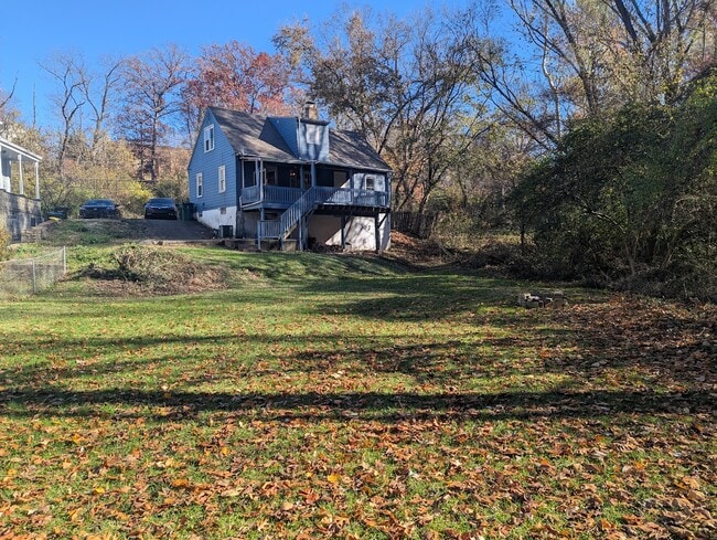 4081 Clifton Ave in Cincinnati, OH - Foto de edificio - Building Photo