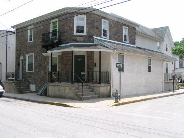 200 S Chestnut St in Ambler, PA - Foto de edificio