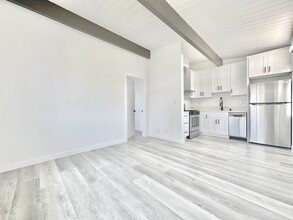 820 Coronado Terrace in Los Angeles, CA - Building Photo - Building Photo