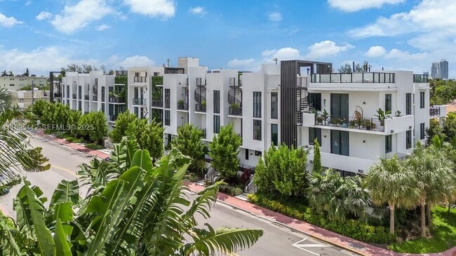 1030 15th St in Miami Beach, FL - Building Photo - Building Photo