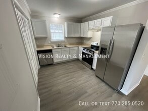 1040 Thomasville Estates Dr SE in Atlanta, GA - Building Photo - Building Photo