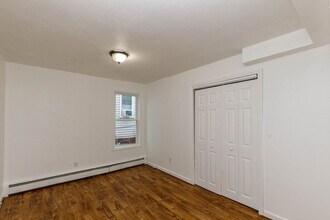 13 Greenwood St in Gardner, MA - Foto de edificio - Building Photo