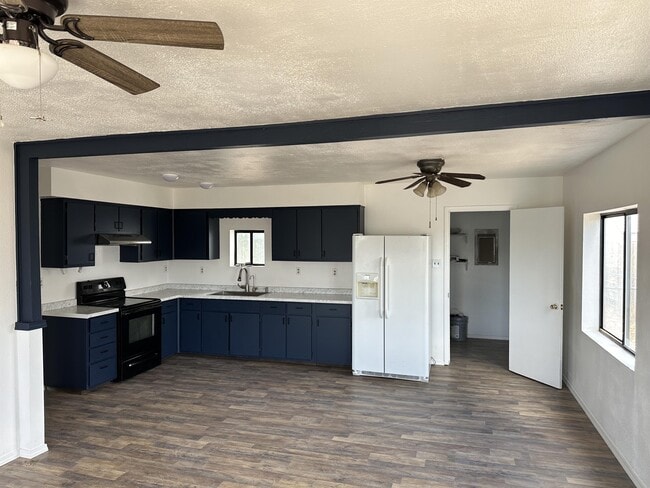1601 8th St in Moriarty, NM - Building Photo - Building Photo