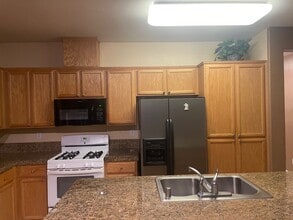 1353 Andleman Ct in Turlock, CA - Building Photo - Building Photo