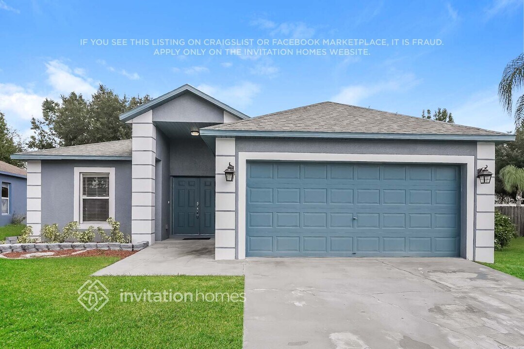 4616 Horseshoe Pick Ln in Valrico, FL - Foto de edificio