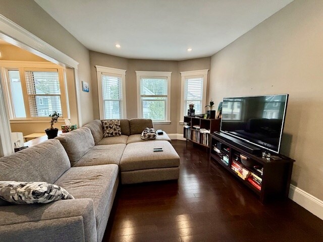 14 Olcott St, Unit 1 in Watertown, MA - Foto de edificio
