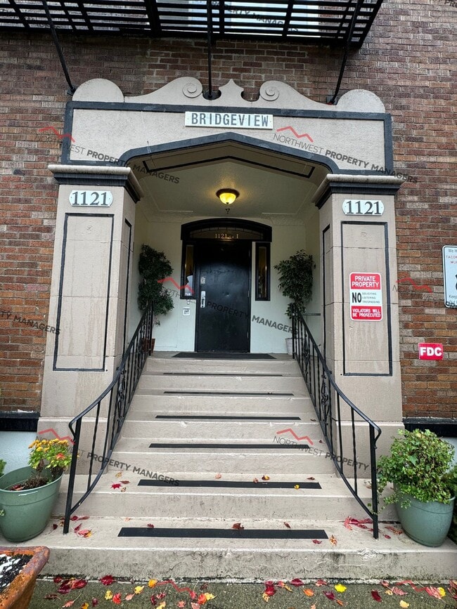 Bridgeview Apartments