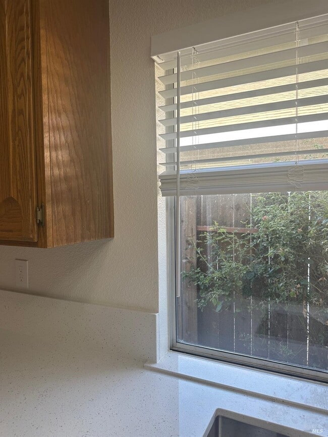 767 Raven Dr in Vacaville, CA - Building Photo - Building Photo