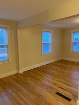 28 Linden Ave, Unit 1 in Somerville, MA - Building Photo