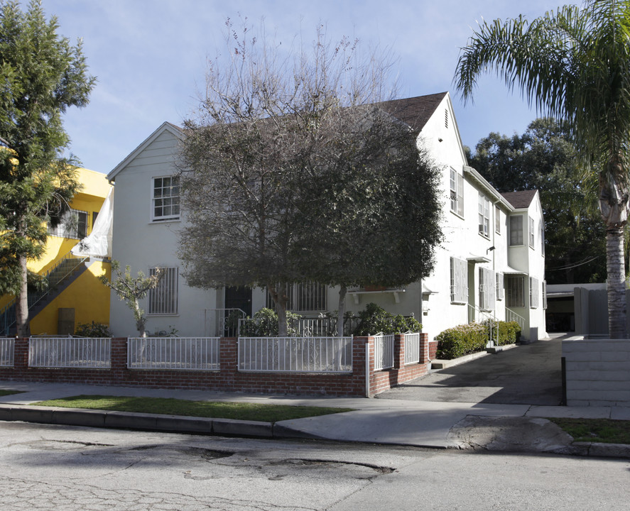 946 N Hudson Ave in Los Angeles, CA - Foto de edificio