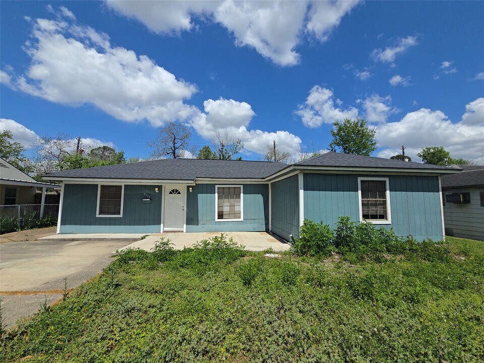 5115 Balkin St in Houston, TX - Building Photo