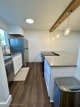 16 Seymour Rd, Unit 16E in East Granby, CT - Building Photo - Building Photo