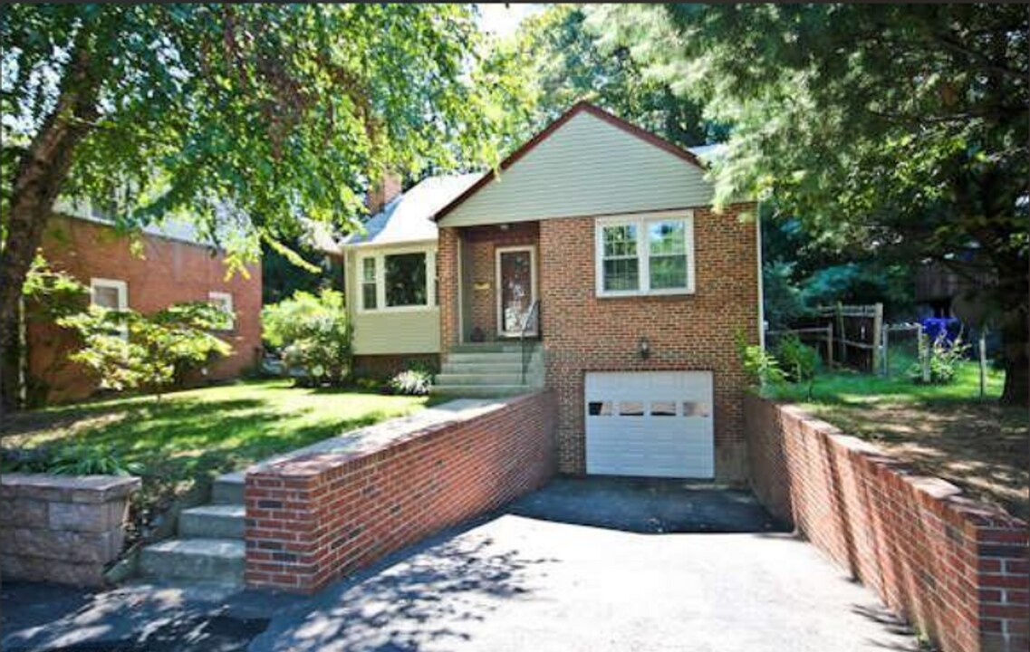 4 E Franklin Ave in Silver Spring, MD - Building Photo