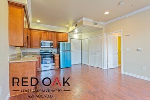 8747 Sepulveda Blvd, Unit 110 in Los Angeles, CA - Building Photo