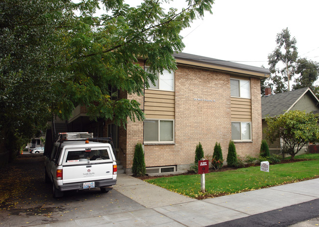 Sprague Apartments in Seattle, WA - Foto de edificio - Building Photo