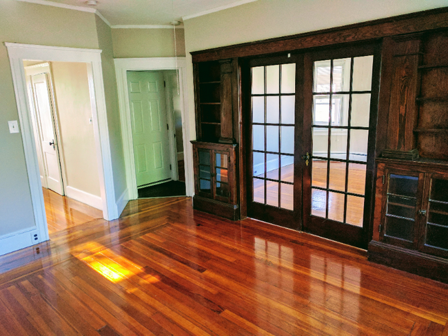 property at 862-864-864 Riverside Dr