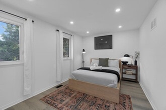 1963 Roy Ivor Crescent, Unit SI ID1403765P in Mississauga, ON - Building Photo - Building Photo