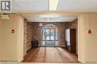 269 Parkdale Ave N in Hamilton, ON - Building Photo - Building Photo