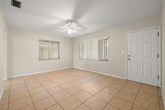 5640 10th Ave N in St. Petersburg, FL - Building Photo - Building Photo