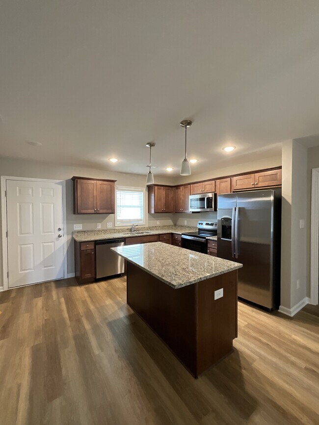 106 Berkshire Cir in Dunn, NC - Building Photo - Building Photo