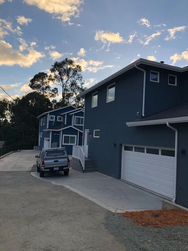 463 La Paloma Rd in El Sobrante, CA - Building Photo - Building Photo