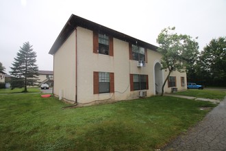 Riverbend Apartments in Columbus, OH - Building Photo - Building Photo