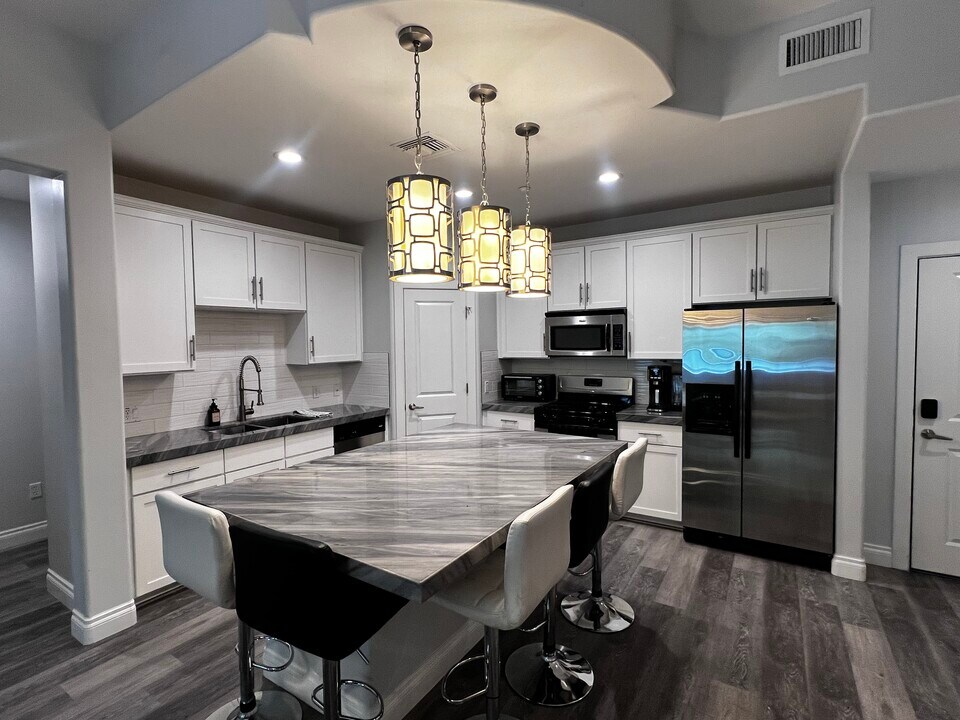 945 E Playa del Norte Dr, Unit #1018 in Tempe, AZ - Foto de edificio