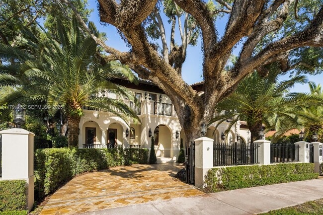 6016 Leonardo St in Coral Gables, FL - Building Photo - Building Photo