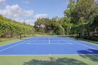 506 Konstanty Cir in West Lake Hills, TX - Building Photo - Building Photo