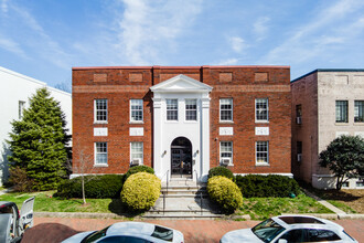 1711 35th St NW in Washington, DC - Foto de edificio - Building Photo