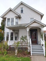 44 Maple Ave in Cortland, NY - Building Photo