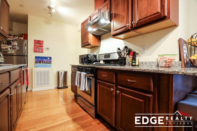 45 Henshaw St, Unit 2 in Boston, MA - Building Photo - Building Photo