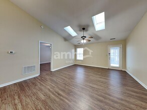 18954 Prairie Crossing Dr in Noblesville, IN - Building Photo - Building Photo