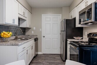 Woodland Creek Apartments in Durham, NC - Foto de edificio - Building Photo