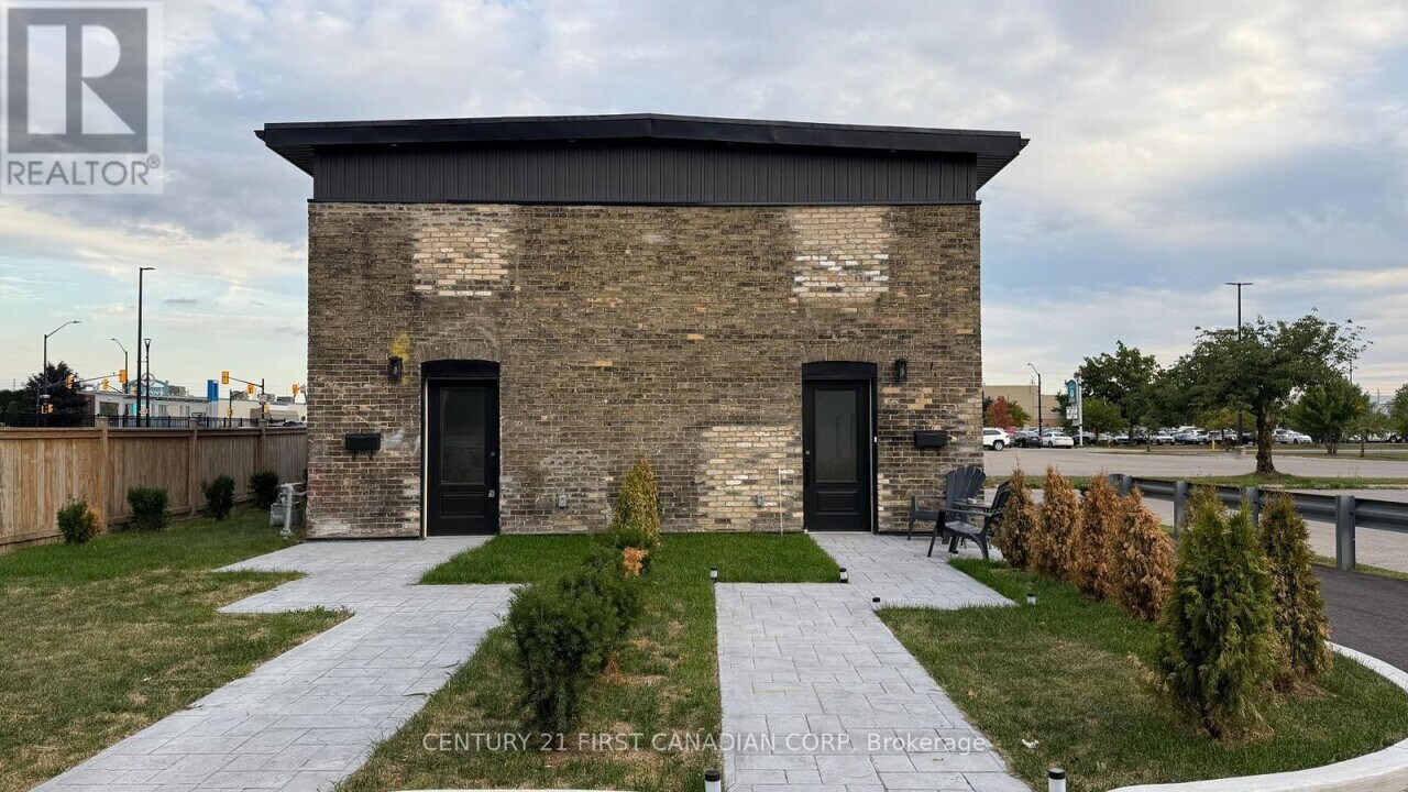 857 Dundas St in London, ON - Building Photo