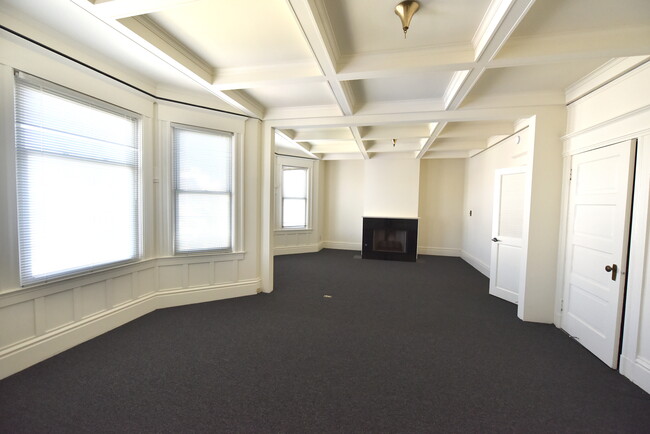 156 Hermann St in San Francisco, CA - Building Photo - Interior Photo