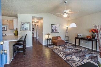 940 Topsail Ct in Oxnard, CA - Building Photo - Building Photo