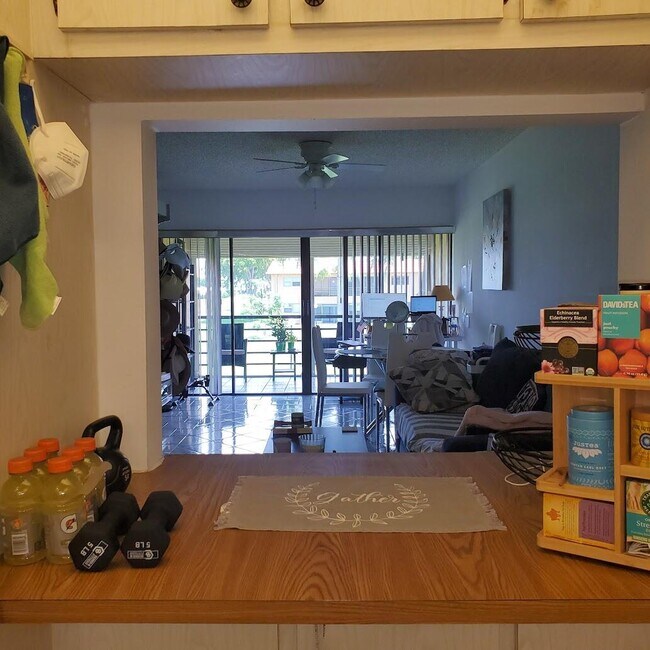 2161 Woolbright Rd in Boynton Beach, FL - Building Photo - Building Photo