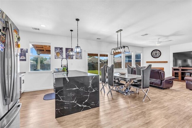 11511 Marshall St in Manor, TX - Building Photo - Building Photo