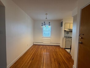 60-30 69th Pl in Queens, NY - Building Photo - Building Photo