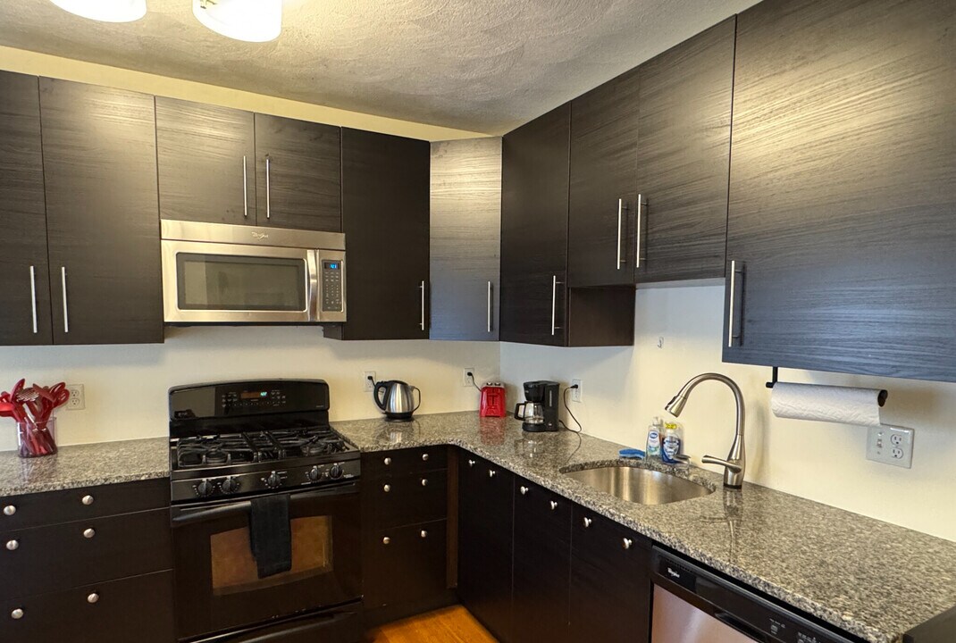 66 Hano St in Boston, MA - Building Photo