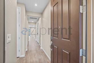 572 Delicato Dr in Lathrop, CA - Building Photo - Building Photo