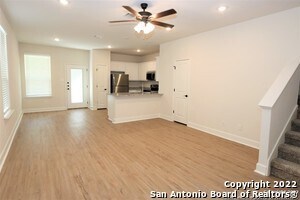 10310 Lynwood Vlg in San Antonio, TX - Building Photo