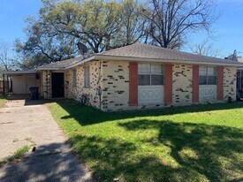 8710 Dinkins St in New Orleans, LA - Building Photo