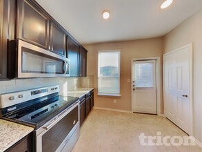 10355 Dunlap in San Antonio, TX - Foto de edificio - Building Photo