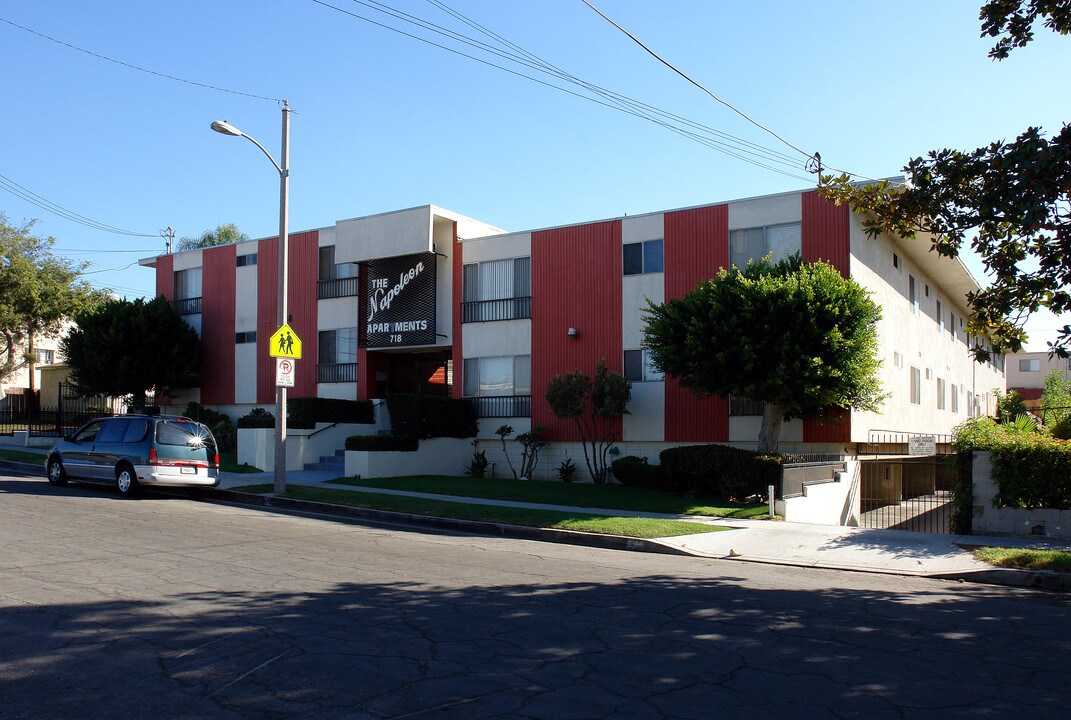 The Napoleon Apartments in Inglewood, CA - Foto de edificio