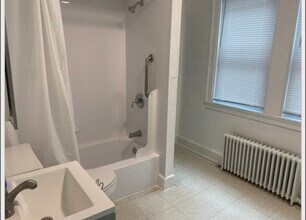 19 Meacham St, Unit 1 in Somerville, MA - Building Photo - Building Photo