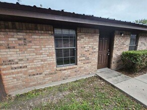 1301 W Carmen Ave, Unit APT #3 in Edinburg, TX - Foto de edificio - Building Photo