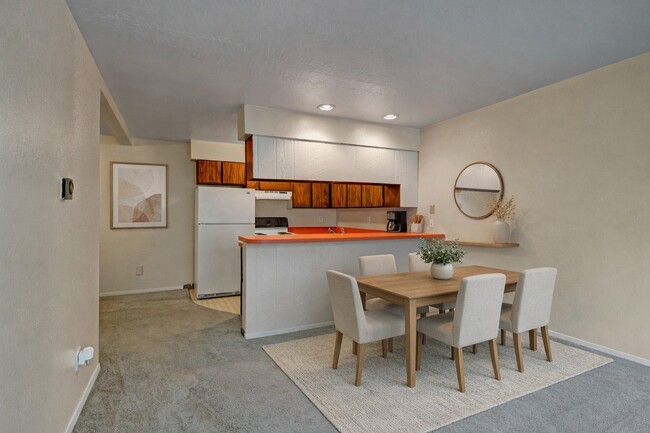 Arbor Pointe in Anchorage, AK - Foto de edificio - Building Photo